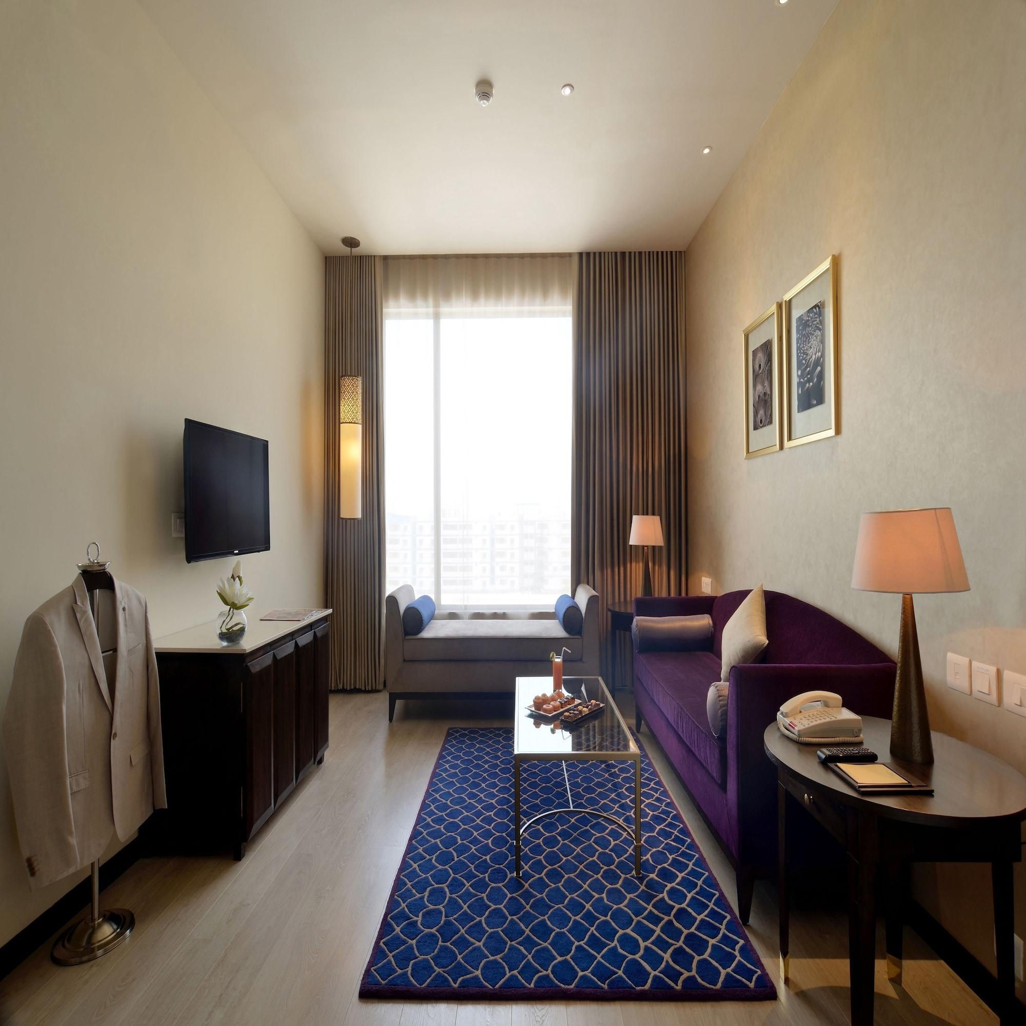 Marasa Sarovar Premiere Tirupati Esterno foto Living room