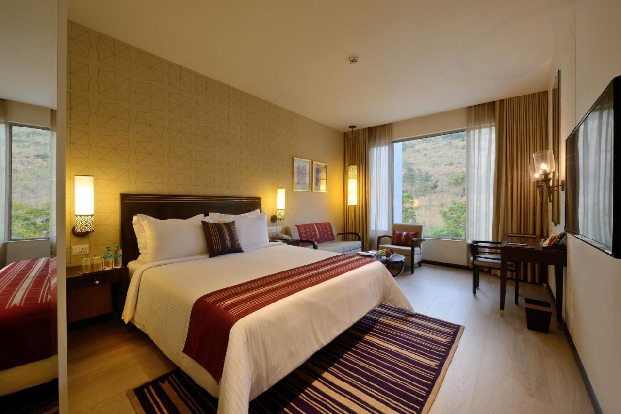 Marasa Sarovar Premiere Tirupati Esterno foto Deluxe Room