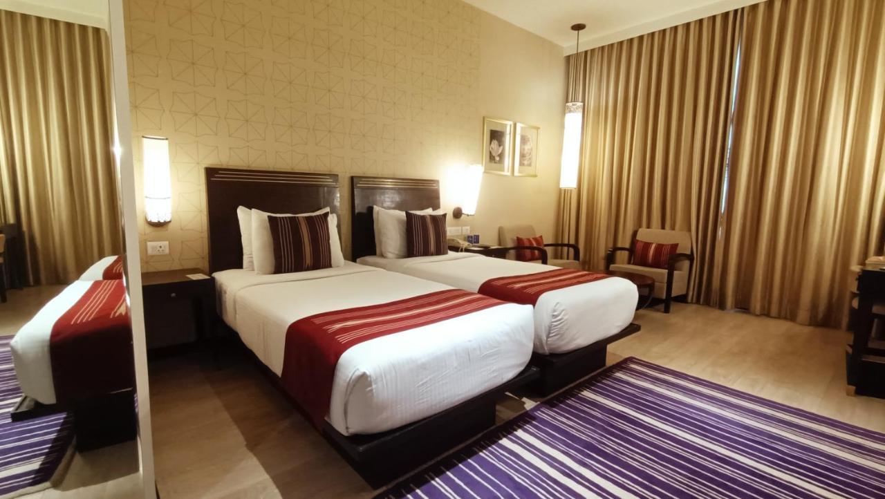 Marasa Sarovar Premiere Tirupati Esterno foto A room at the Taj Bengal