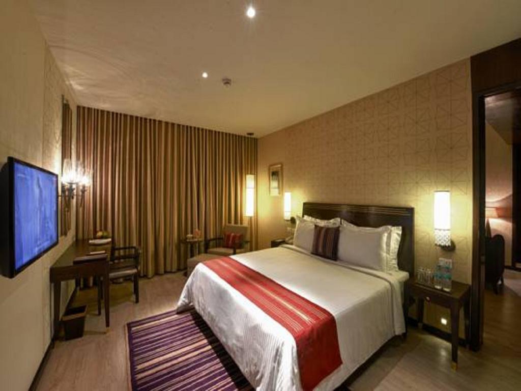 Marasa Sarovar Premiere Tirupati Esterno foto A room at the Taj Bengal