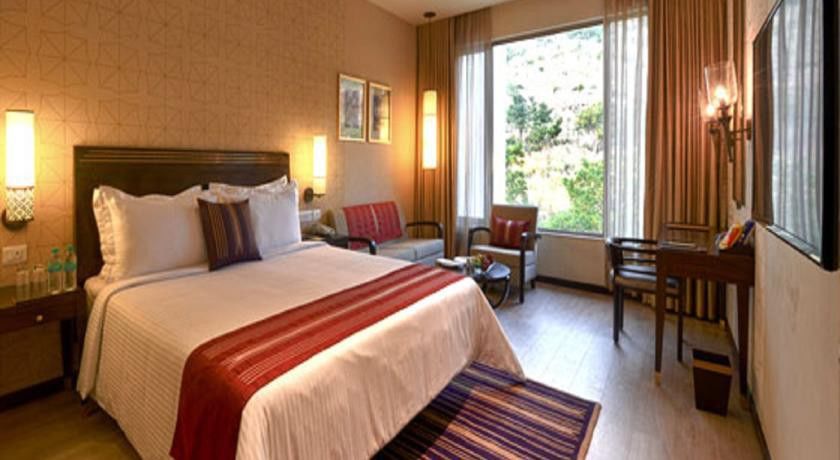 Marasa Sarovar Premiere Tirupati Esterno foto A room at the Taj Bengal