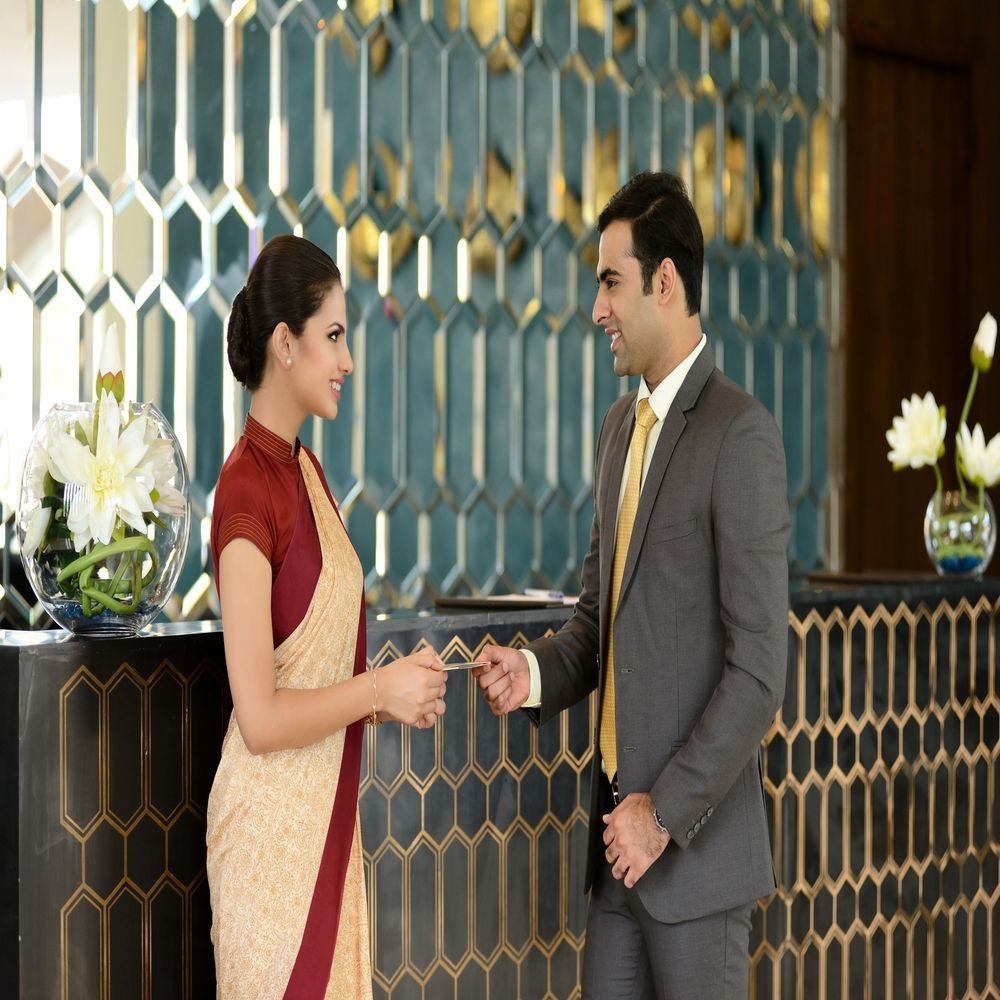 Marasa Sarovar Premiere Tirupati Esterno foto A guest checking in at the Taj Mahal Palace, Mumbai