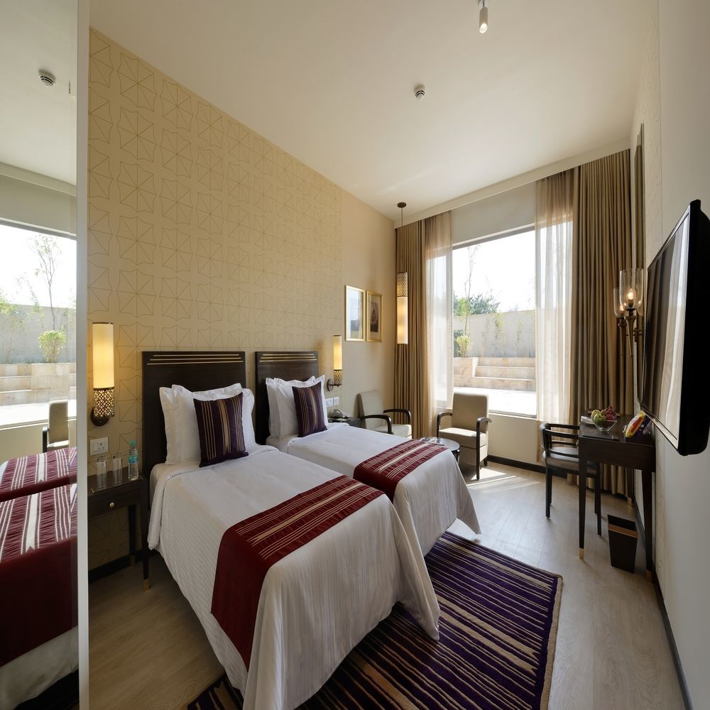Marasa Sarovar Premiere Tirupati Esterno foto A room at the Taj Bengal