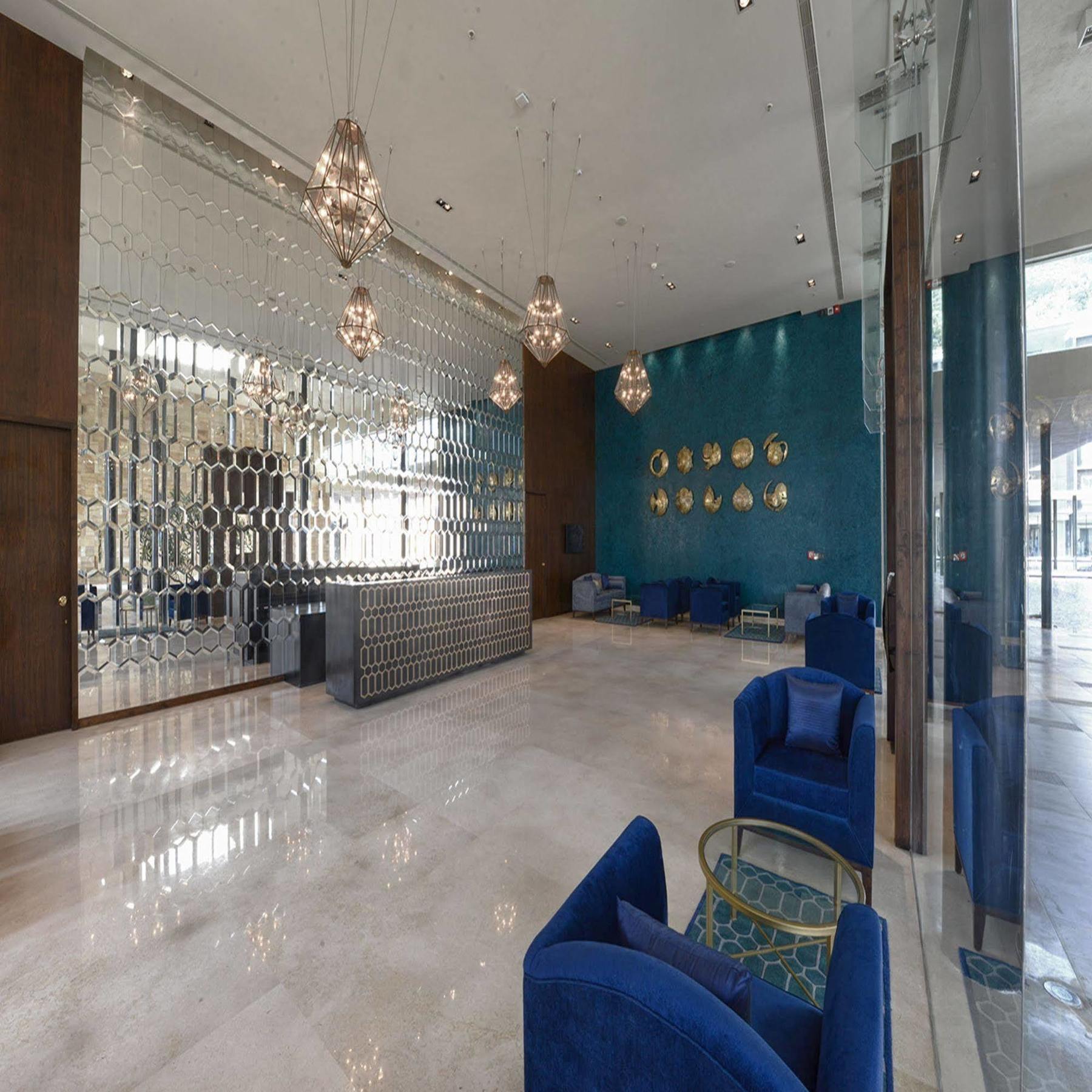 Marasa Sarovar Premiere Tirupati Esterno foto The lobby of the hotel